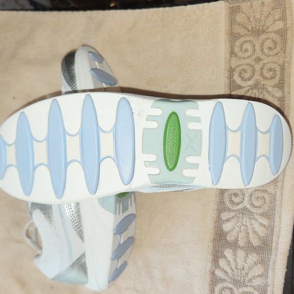 Aetrex  Walking Shoes. - Picture 10 of 11